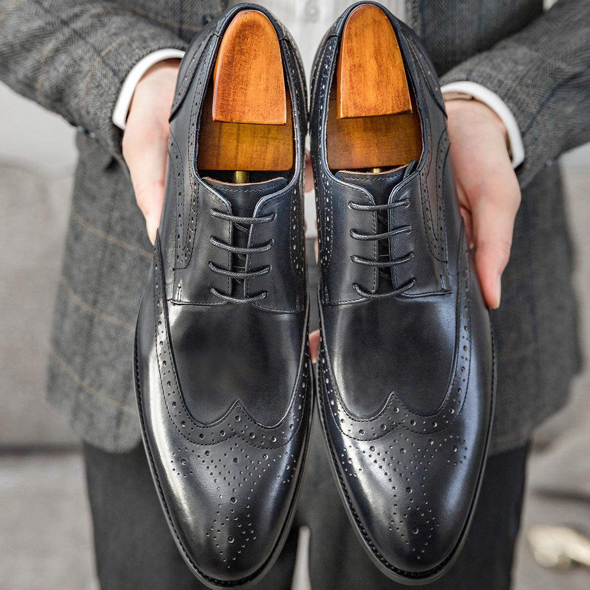 Men's British Pointed Toe Formal Wedding Brogue Shoes