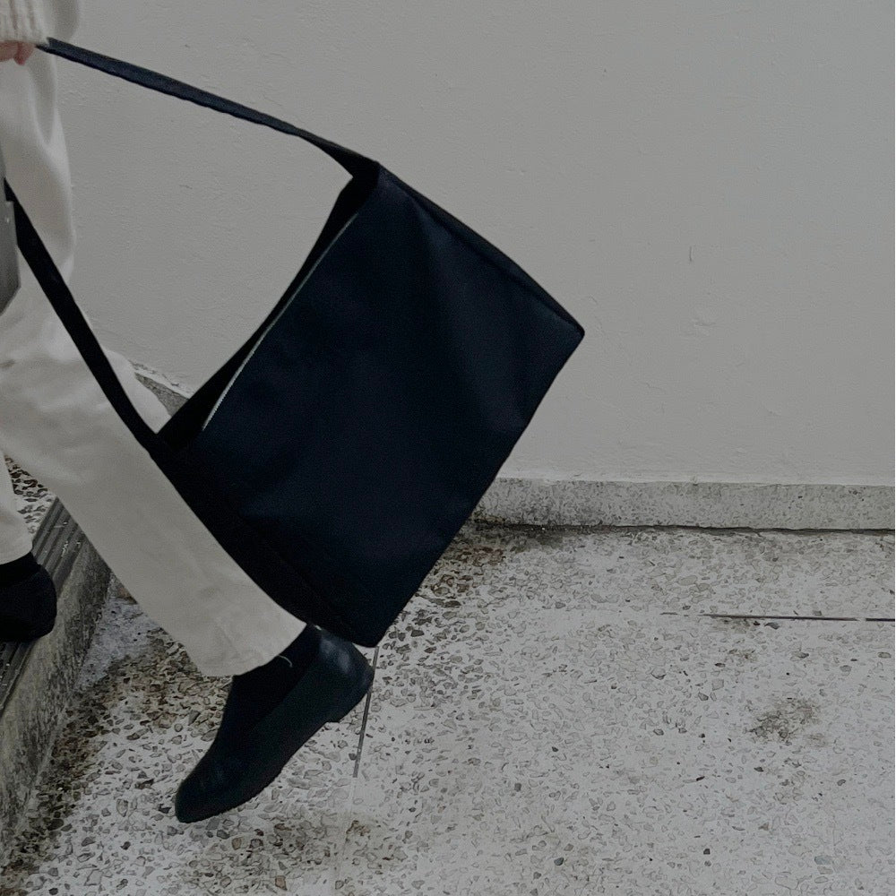Women's Minimalist Solid Color Canvas Tote Bag