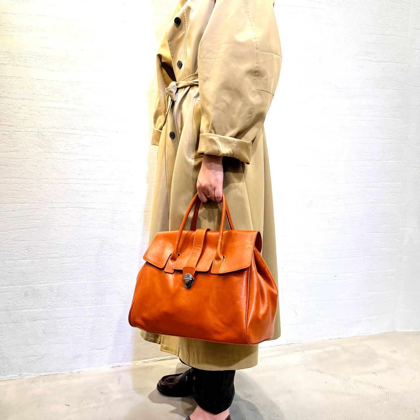 Vintage Handmade Vegetable Tanned Cowhide Oval Bag