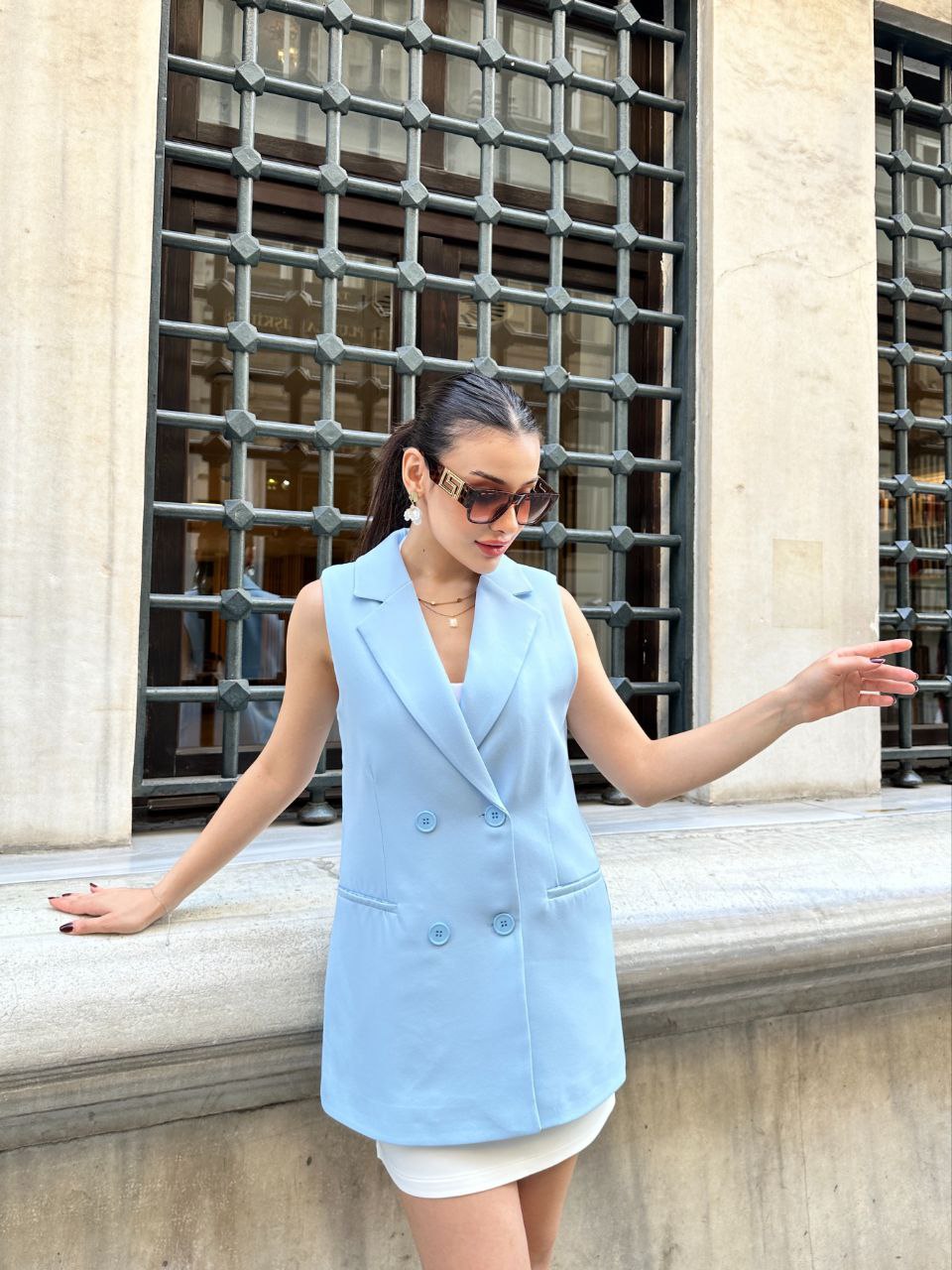 SuitLegacy Sleeveless Sky Blue Blazer for Women