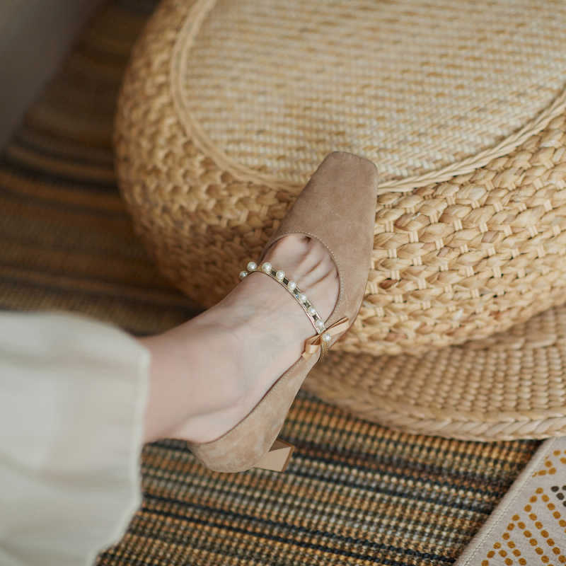 Leather Bowknot Beaded Slip-on High Heels, Retro Style