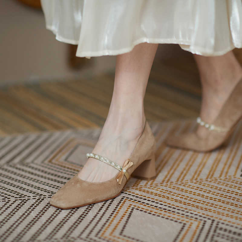Leather Bowknot Beaded Slip-on High Heels, Retro Style