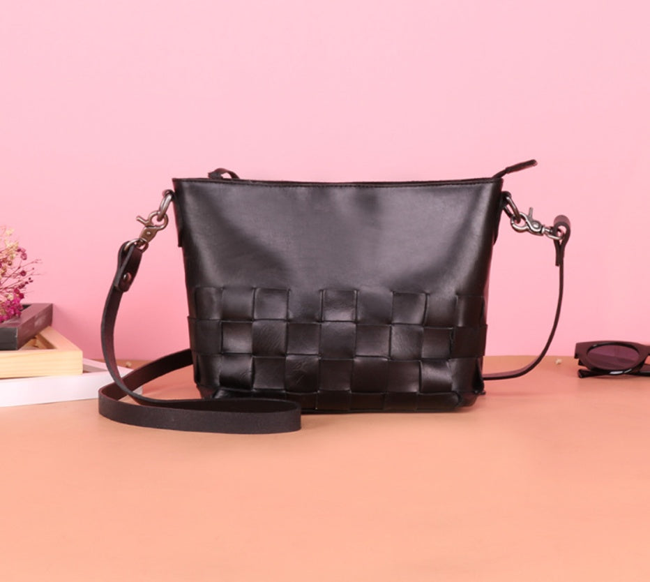 Retro fashion ladies shoulder bag