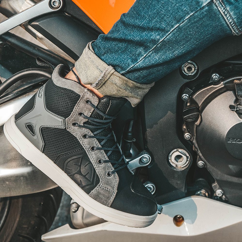 SCOYCO MT040 Motorcycle Boots | Waterproof & Protective