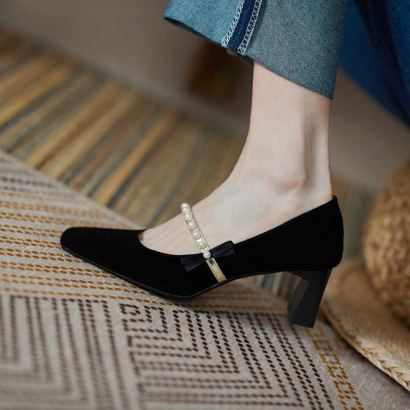 Leather Bowknot Beaded Slip-on High Heels, Retro Style