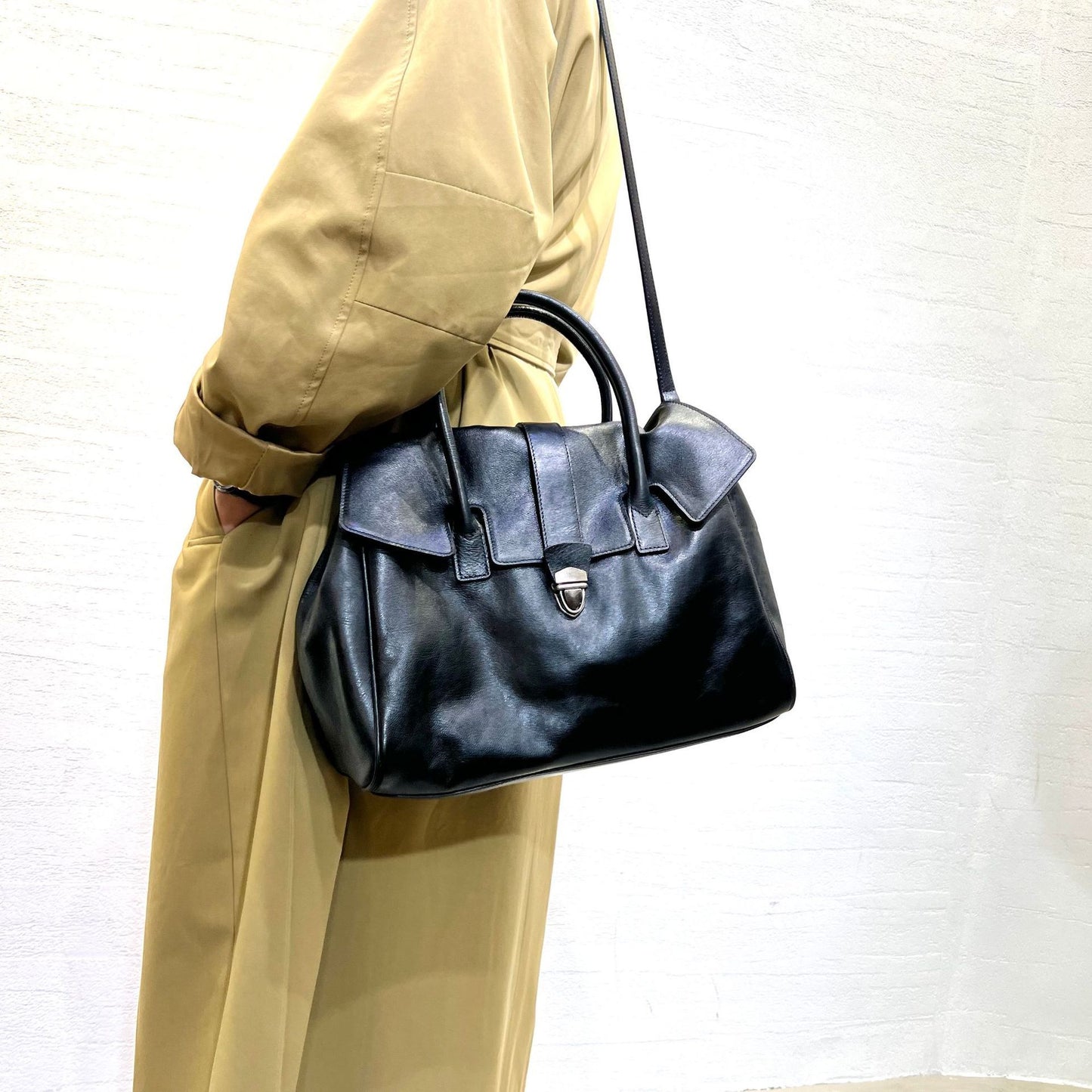 Vintage Handmade Vegetable Tanned Cowhide Oval Bag