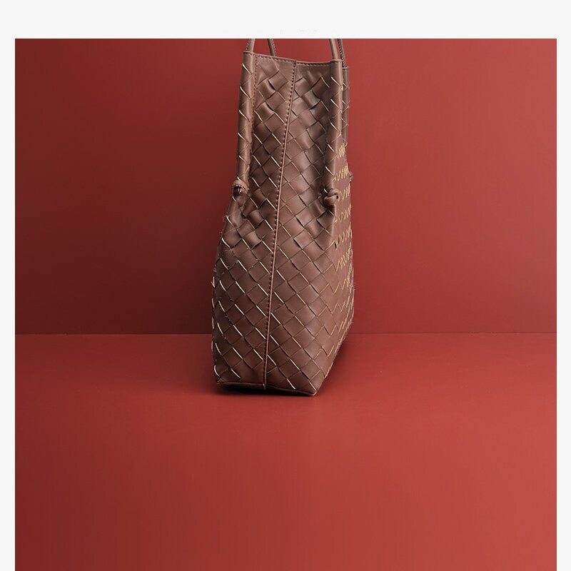 Women's Vintage Cowhide Braided Crossbody Bag - Coffee