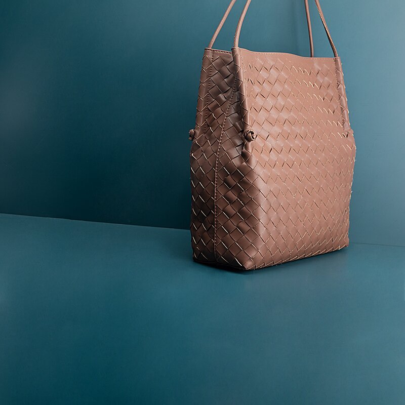Women's Vintage Cowhide Braided Crossbody Bag - Coffee