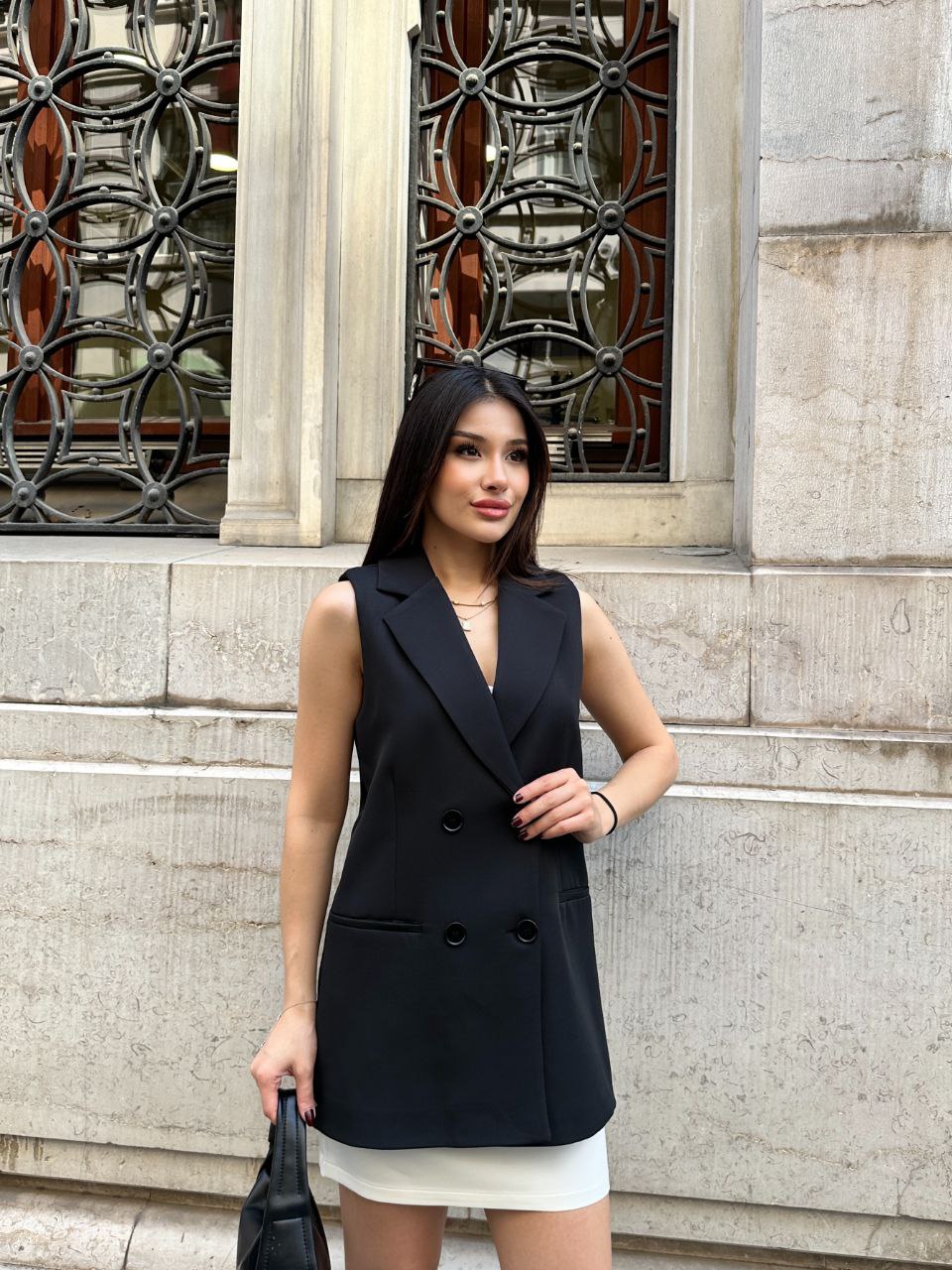 SuitLegacy Sleeveless Black Blazer for Women