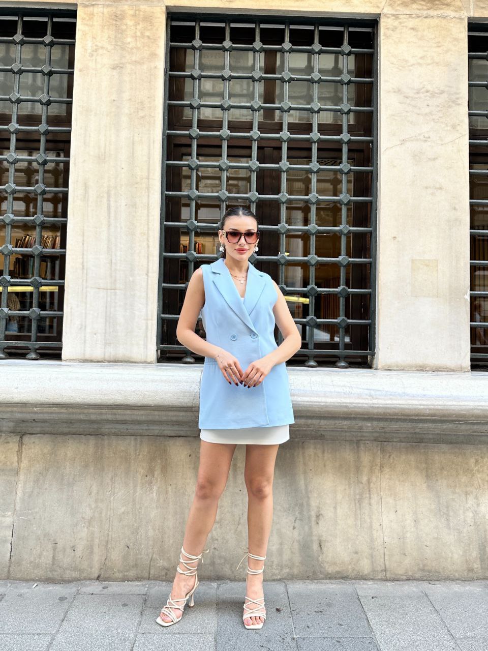 SuitLegacy Sleeveless Sky Blue Blazer for Women