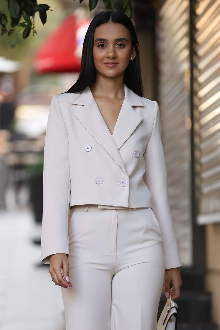 SuitLegacy White Cropped Double-Breasted Women Suit