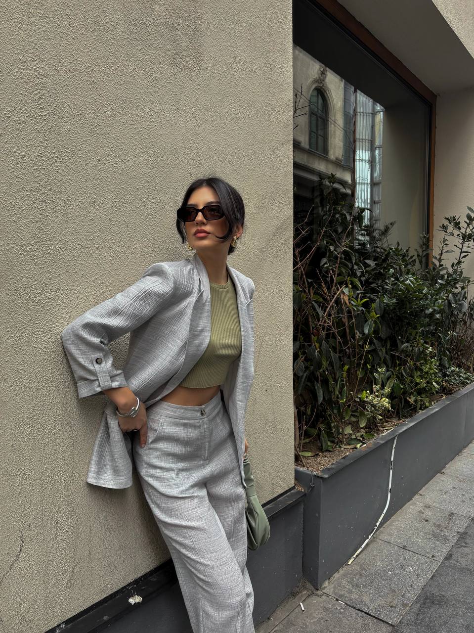 SuitLegacy Women's Grey Plaid Wide-Leg Pant Suit