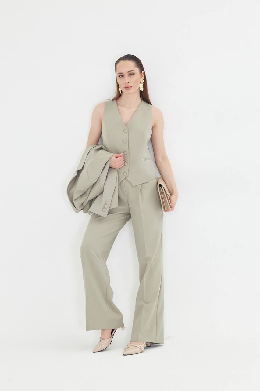 Women’s Pantsuit – Blazer & Wide-Leg Trousers