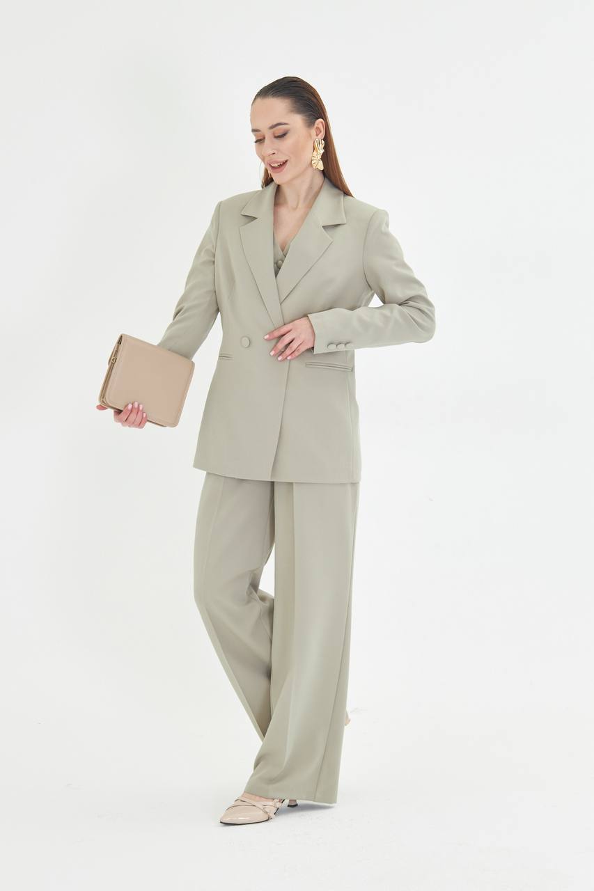 Women’s Pantsuit – Blazer & Wide-Leg Trousers