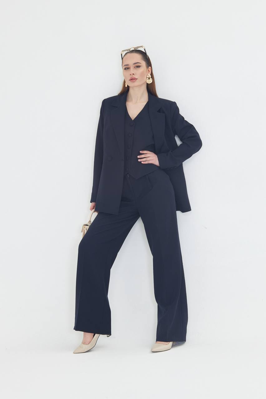 Women’s Pantsuit – Blazer & Wide-Leg Trousers
