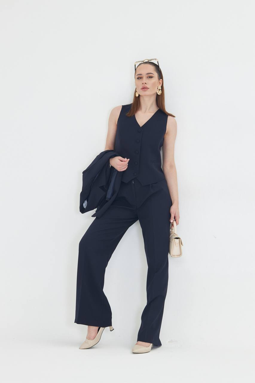 Women’s Pantsuit – Blazer & Wide-Leg Trousers