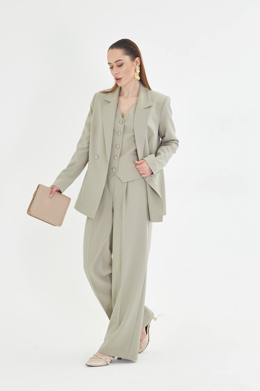 Women’s Pantsuit – Blazer & Wide-Leg Trousers