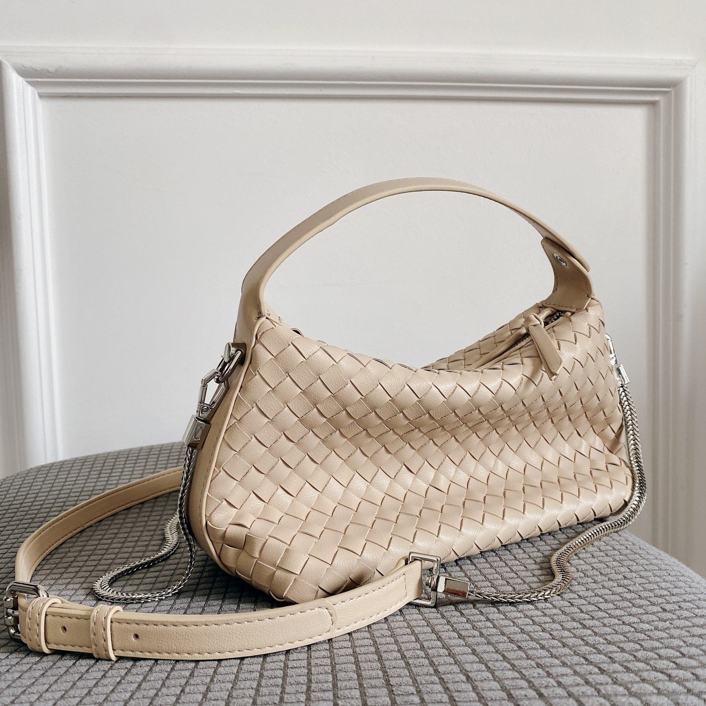 Women’s Hand-woven Cowhide Leather Small Bag